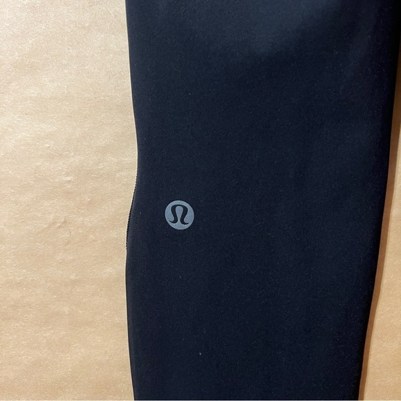 Lululemon | Base Pace High-Rise Tight 25" Leggings Nulux Black Size 2 - Picture 10 of 10